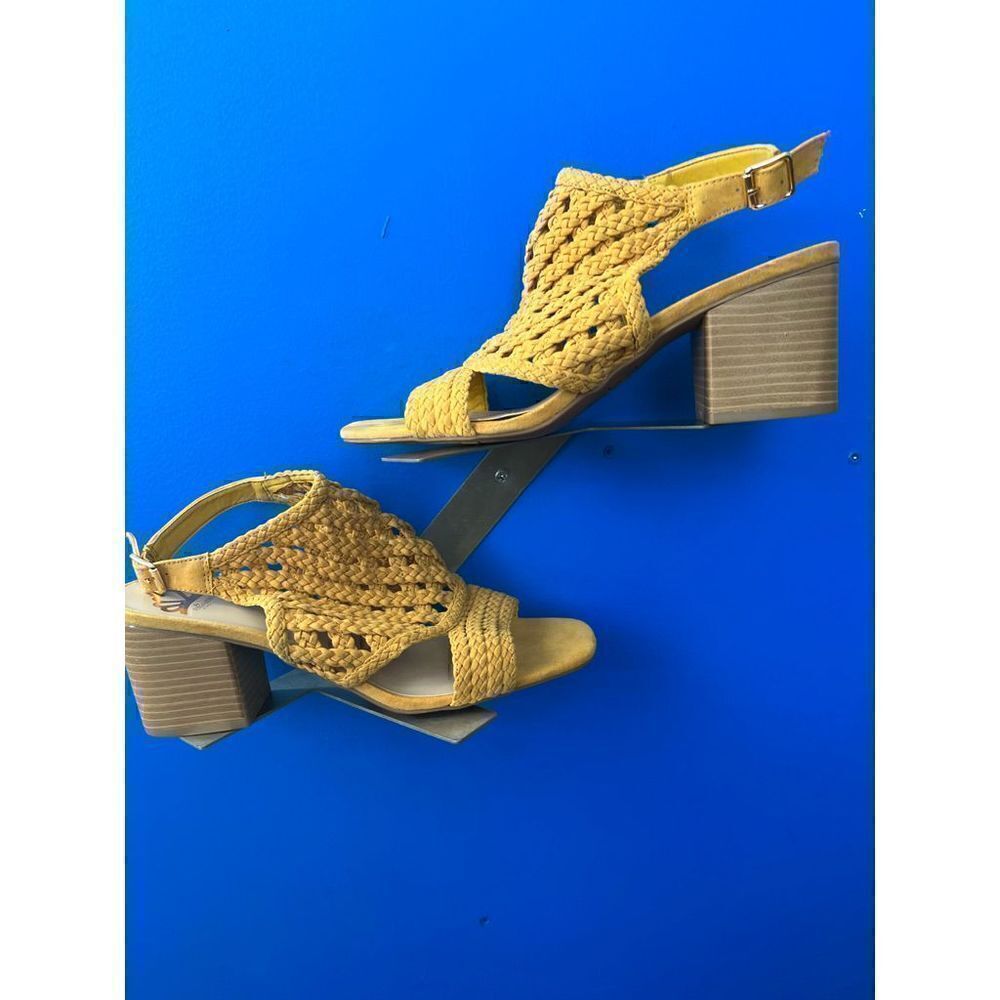 FERGALICIOUS Womens Yellow Woven Braided Viv Square Toe Block Heel Sandals 9.5 M
